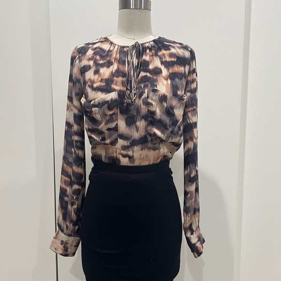 BCBG abstract silk JOSS shirt size small - Picture 1 of 7